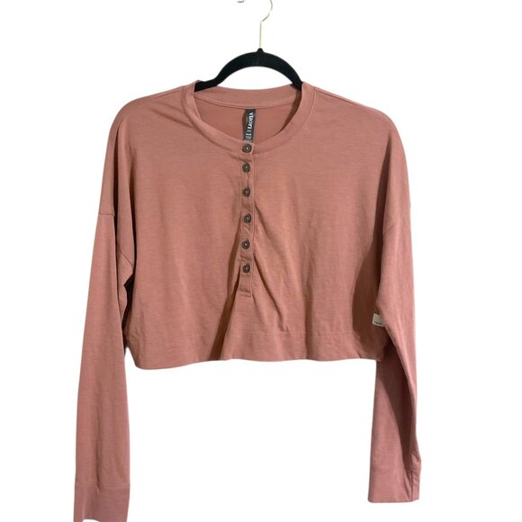 VUORI Avalon Henley Crop Top in Light Terracotta size Small - Picture 2 of 10